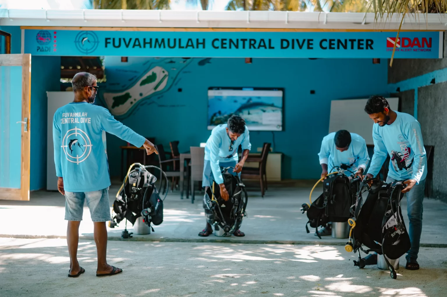 Fuvahmulah Central dive resort briefing, Maldives
