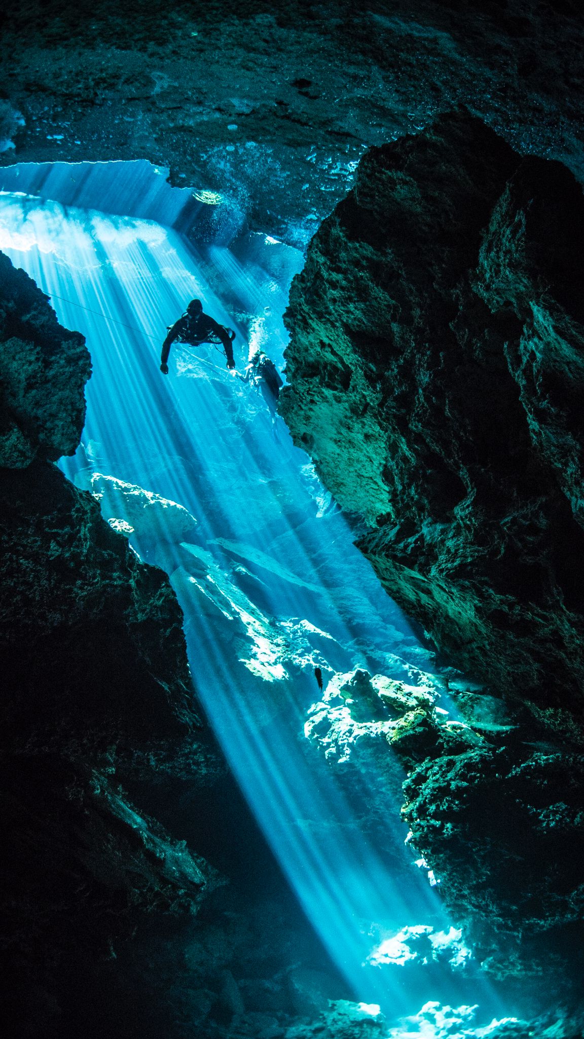 Cenote Chac Mool halocline and rock formations