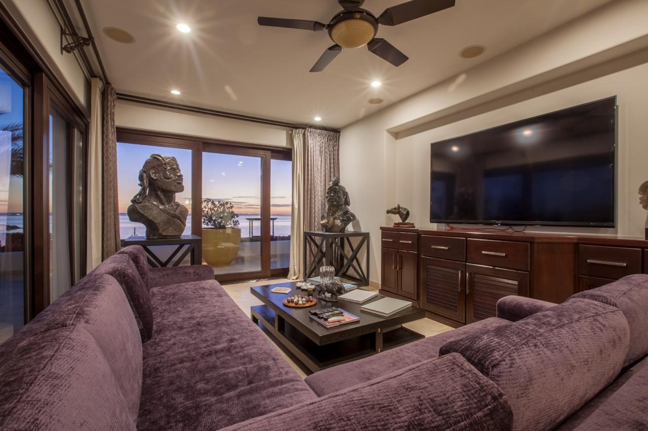 Lounge area with sea view at Hotel La Concha Beach Resort, La Paz