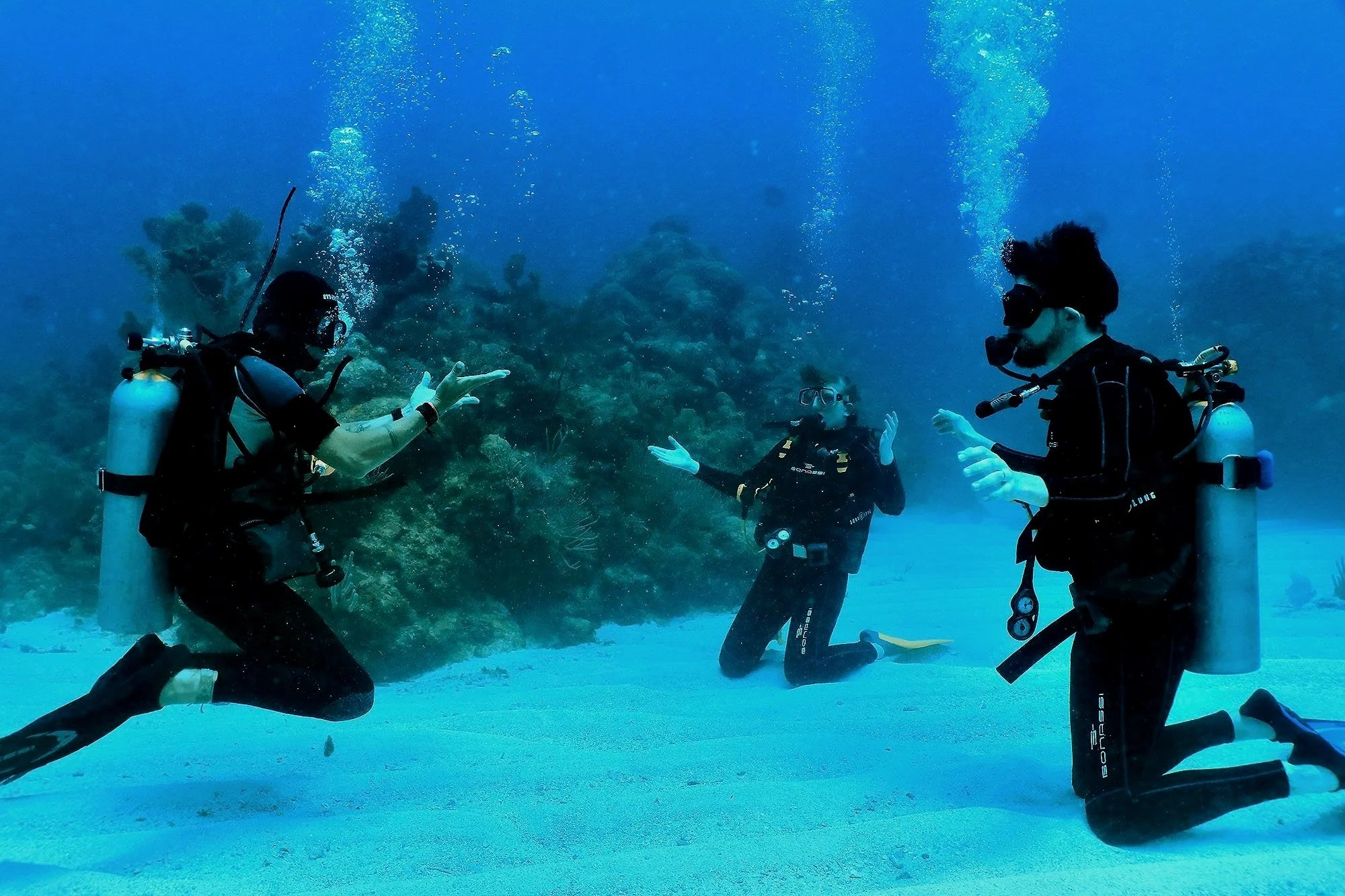 Divers underwater with Mexidivers, Tulum