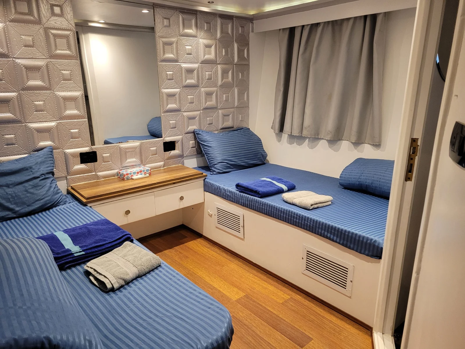 Twin cabin aboard Queen Sherry liveaboard in Egypt