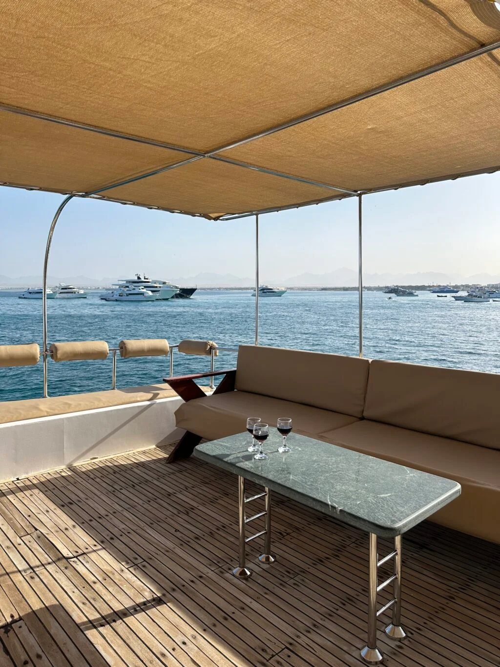 Upper sundeck viewing area aboard the Queen Sherry liveaboard